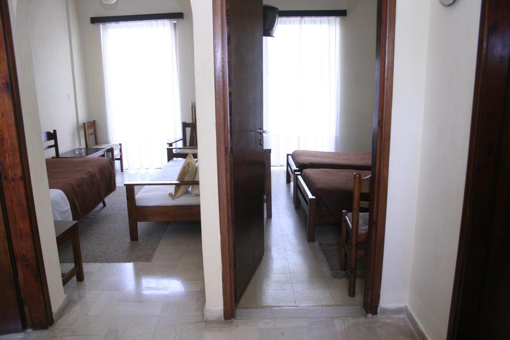 Aparthotel Iliahtides Amarynthos Pokoj fotografie