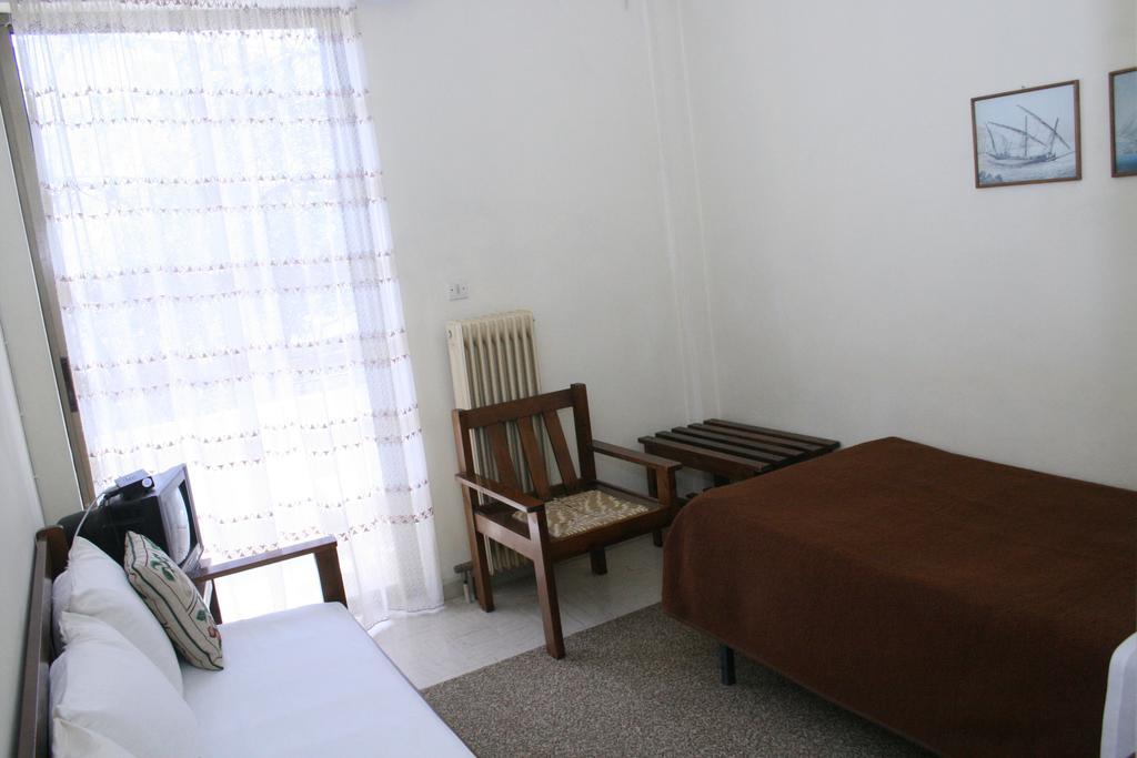 Aparthotel Iliahtides Amarynthos Pokoj fotografie