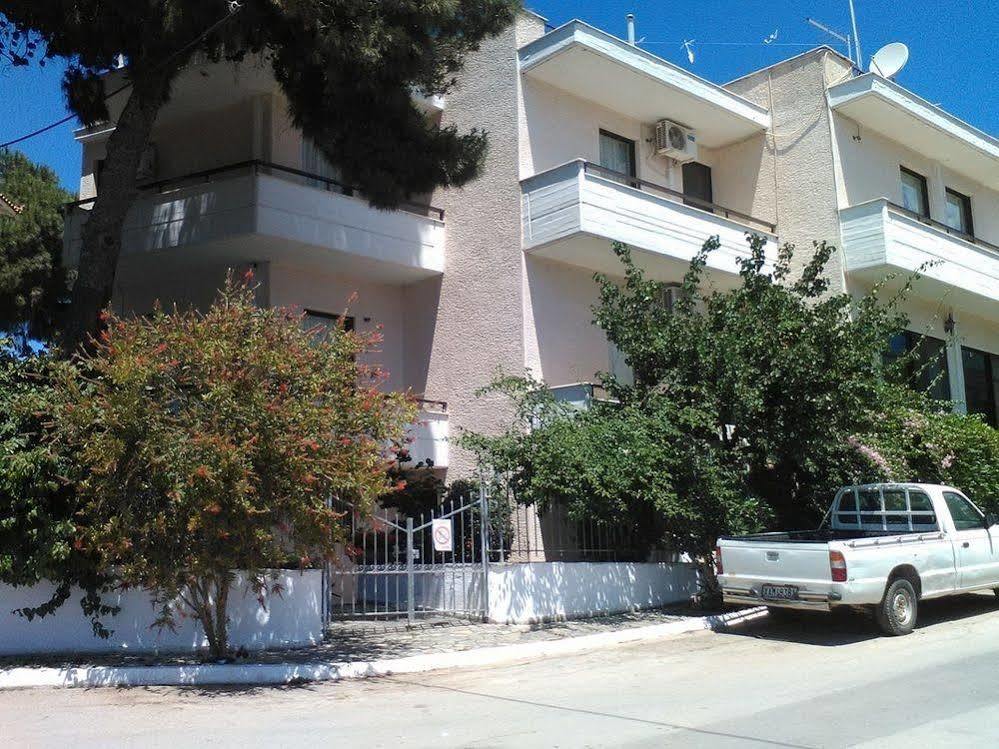 Aparthotel Iliahtides Amarynthos Exteriér fotografie