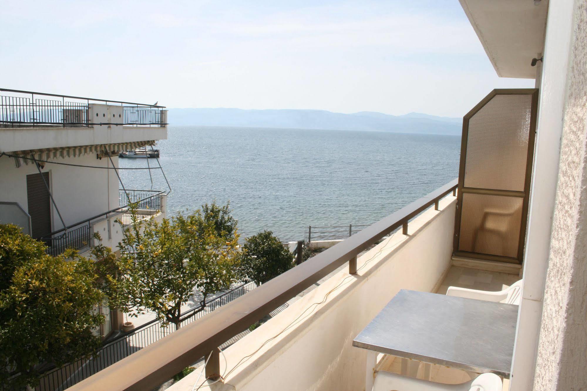 Aparthotel Iliahtides Amarynthos Exteriér fotografie